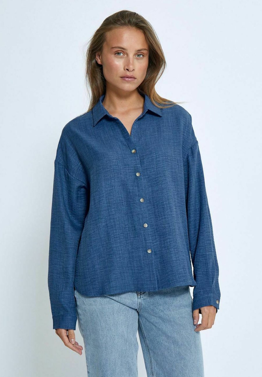 Блуза PEPPERCORN Button-down blouse, Palace Blue/Blue
Блуза PEPPERCORN Button-down blouse, Palace Blue/Blue