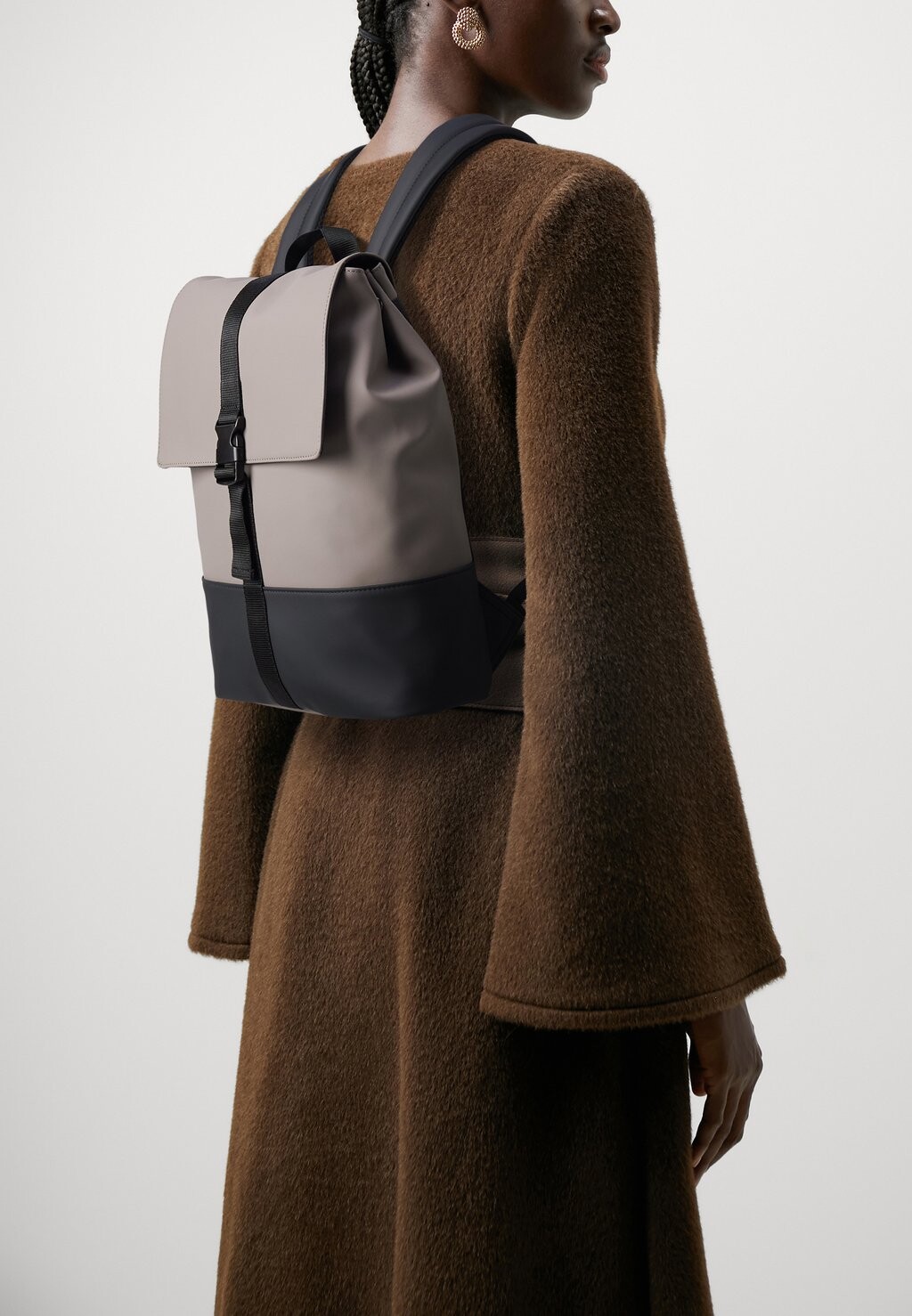 Рюкзак Even&Odd, черный/серый
Рюкзак Even&Odd, черный/серый