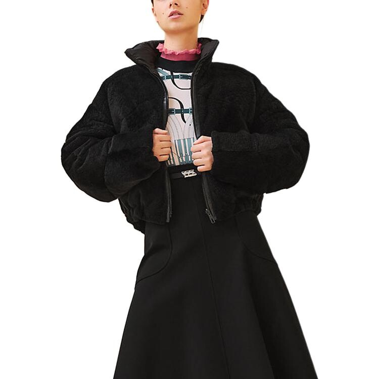 Пуховик женский черный Hermes
Пуховик женский черный Hermes