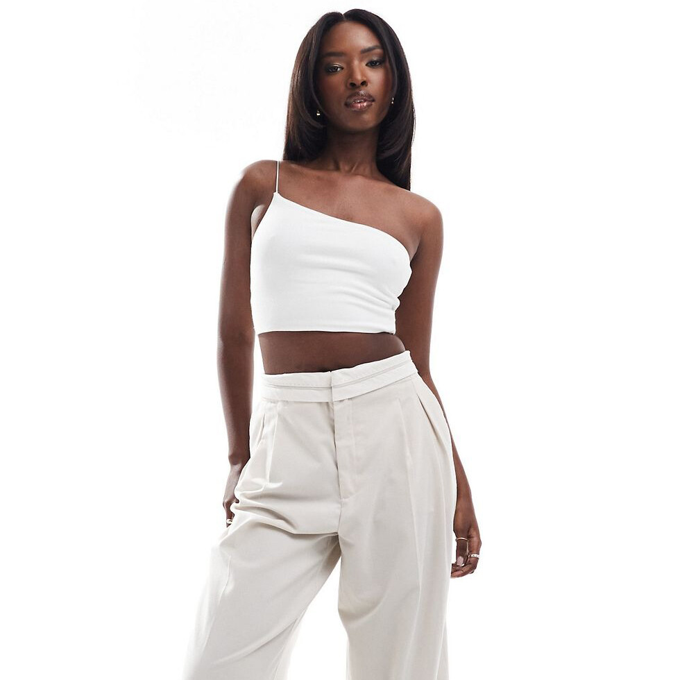 Кроп-топ Asos Design Asymmetric Neck With Skinny Strap, белый
Кроп-топ Asos Design Asymmetric Neck With Skinny Strap, белый