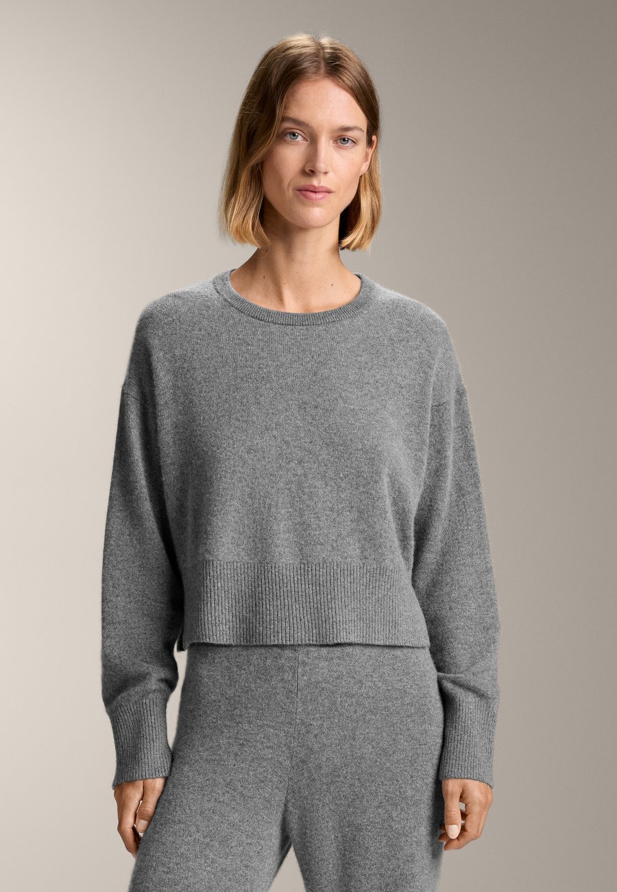 Джемпер OYSHO ROUND-NECK, Light Grey
Джемпер OYSHO ROUND-NECK, Light Grey
