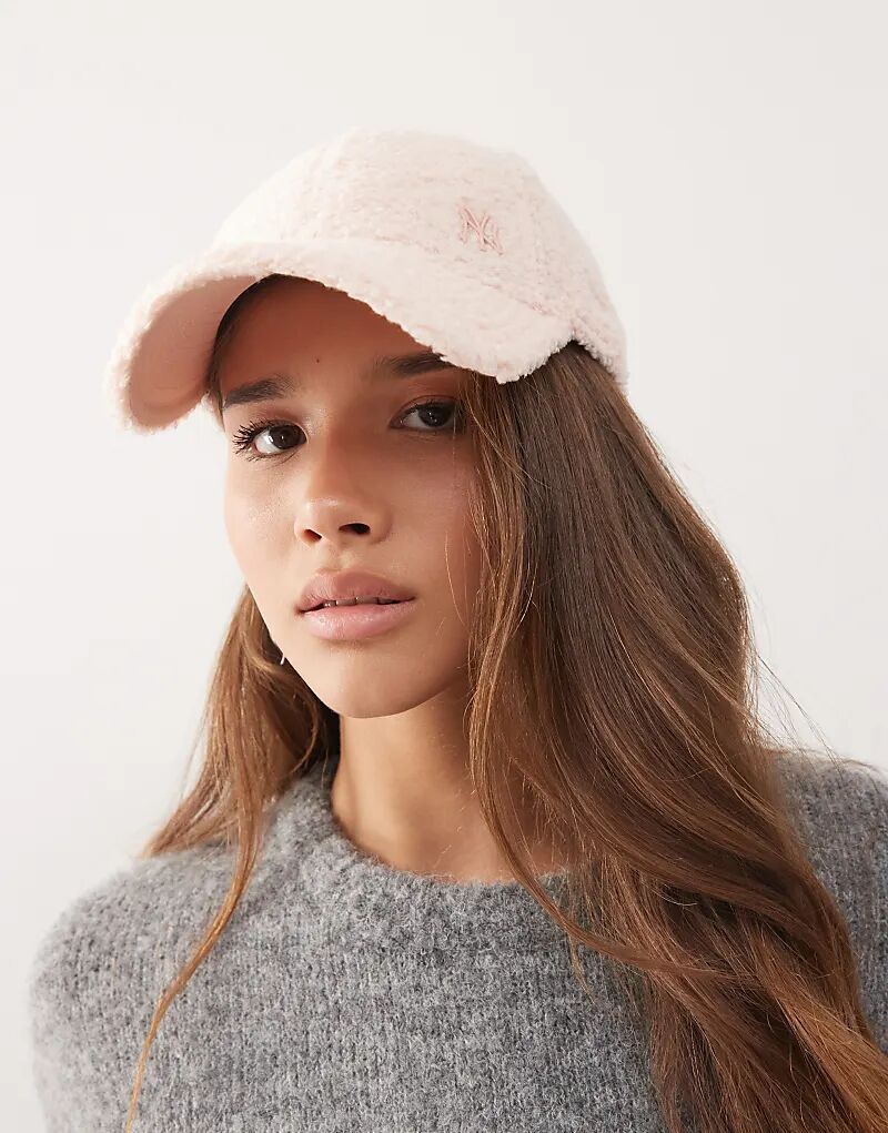 Кепка New Era Womens NY Yankees 9forty с металлическим логотипом Borg, розовая
Кепка New Era Womens NY Yankees 9forty с металлическим логотипом Borg, розовая