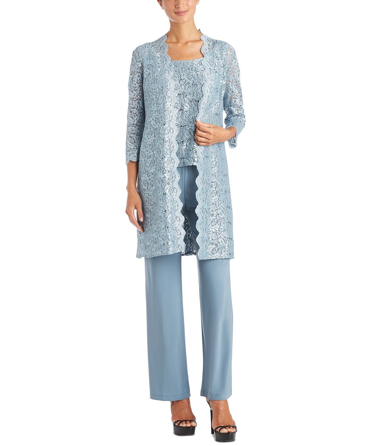 Маленькая 3-шт. пиджак, топ и брюки с кружевом и пайетками R & M Richards
Маленькая 3-шт. пиджак, топ и брюки с кружевом и пайетками R & M Richards