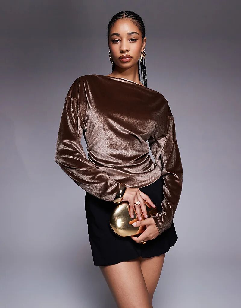 Асимметричный бархатный топ с открытыми плечами ASOS DESIGN коричневого цвета
Асимметричный бархатный топ с открытыми плечами ASOS DESIGN коричневого цвета