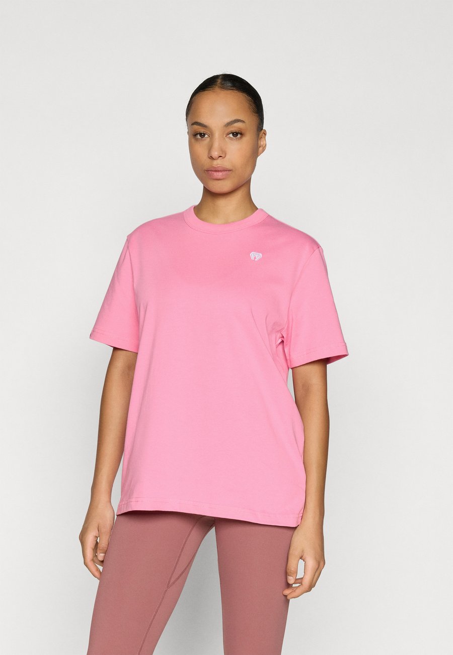 Футболка Venum SILENT POWER, Candy Pink/Pink, Розовый, Футболка Venum SILENT POWER, Candy Pink/Pink
Футболка Venum SILENT POWER, Candy Pink/Pink, Розовый, Футболка Venum SILENT POWER, Candy Pink/Pink