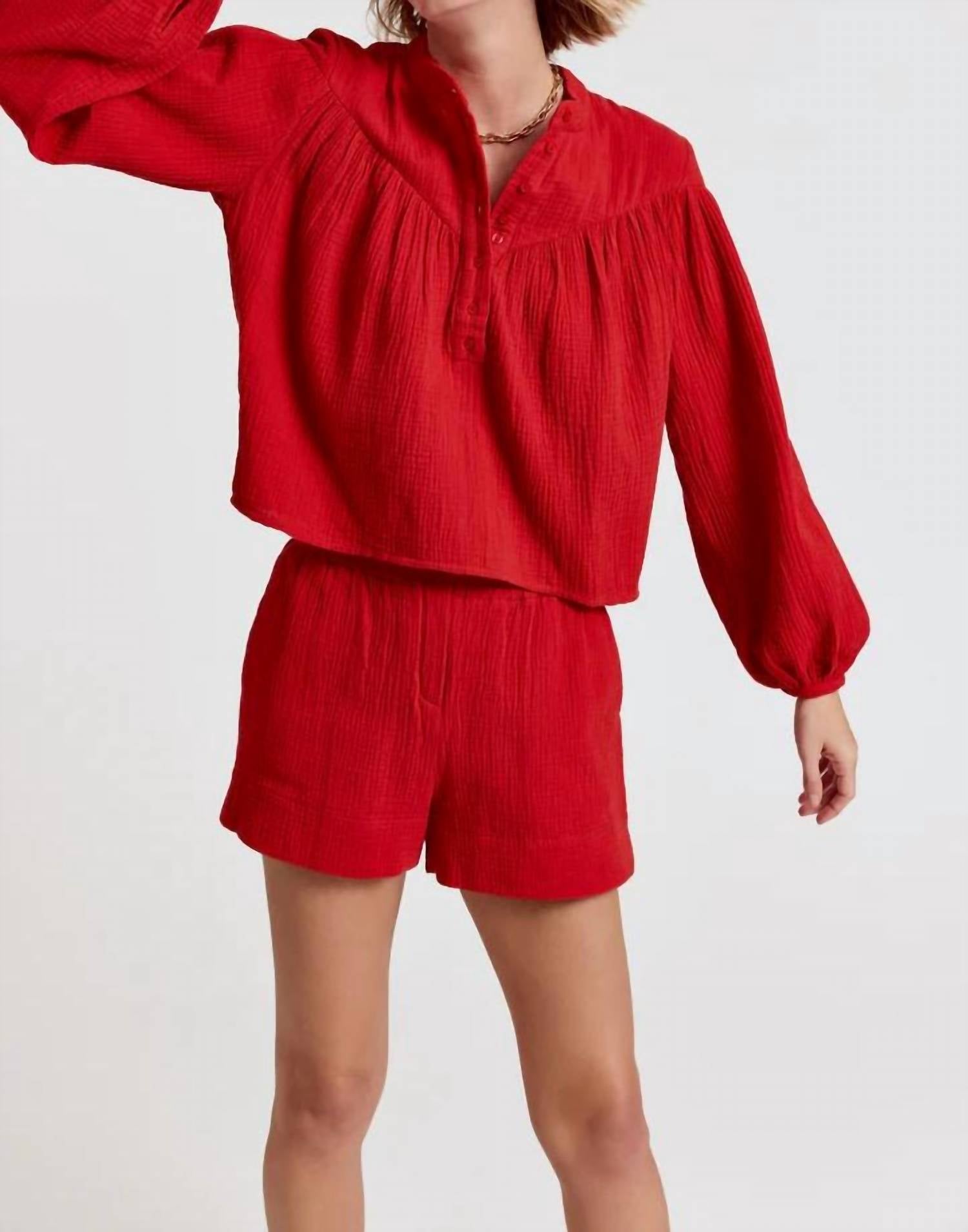 Барри Шорты в рубиновой марле THE SHIRT, ruby gauze
Барри Шорты в рубиновой марле THE SHIRT, ruby gauze