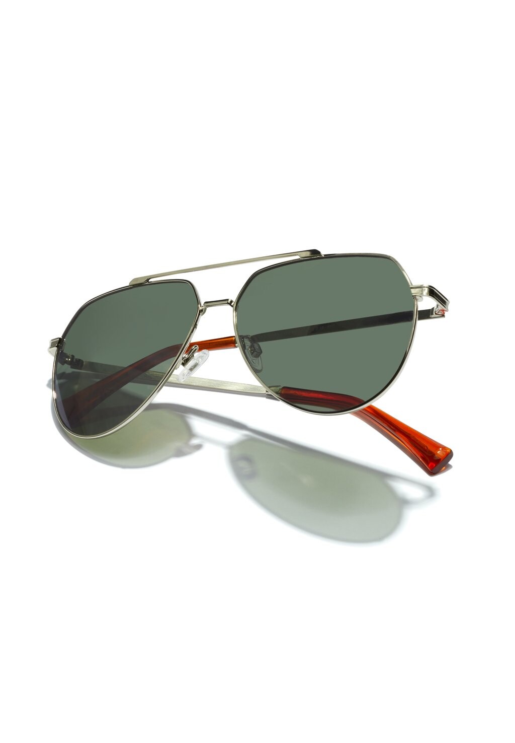 Солнцезащитные очки Hawkers, золото
Солнцезащитные очки Hawkers, золото