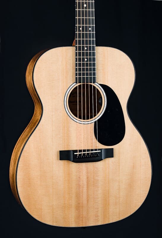 Martin 000-12E Koa и Sitka Spruce с серией Pickup Road НОВИНКА 000-12E Koa and Sitka Spruce with Pickup Road Series
Martin 000-12E Koa и Sitka Spruce с серией Pickup Road НОВИНКА 000-12E Koa and Sitka Spruce with Pickup Road Series