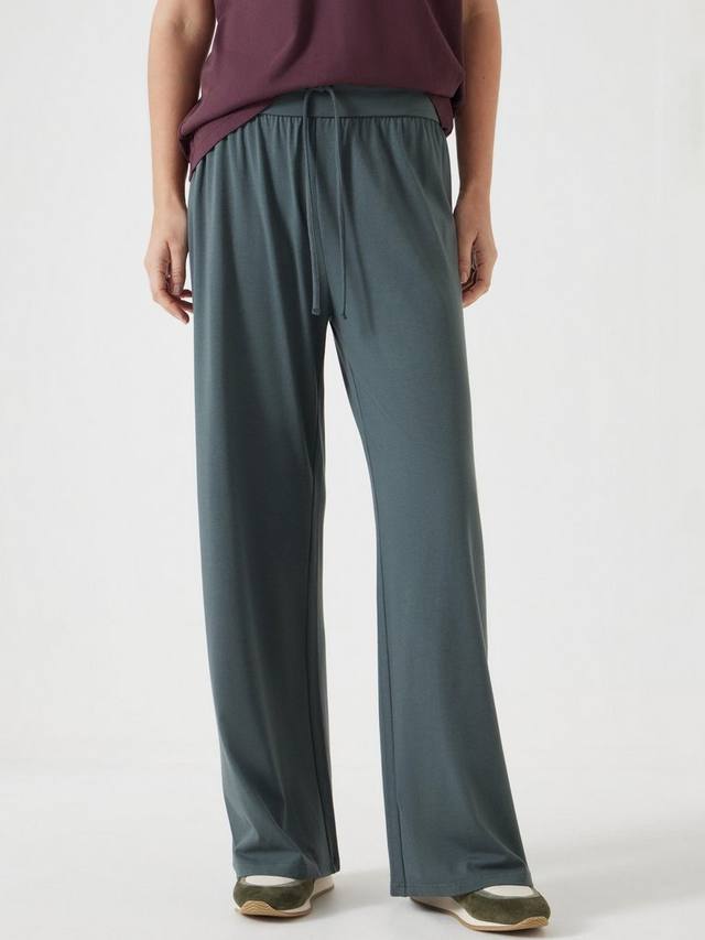 Широкие джоггеры Amie HUSH, Sage Green
Широкие джоггеры Amie HUSH, Sage Green