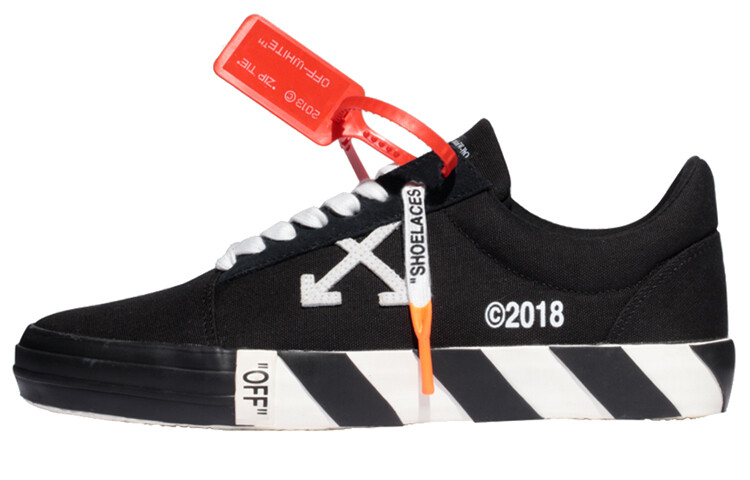 Мужская парусиновая обувь Off-White
Мужская парусиновая обувь Off-White