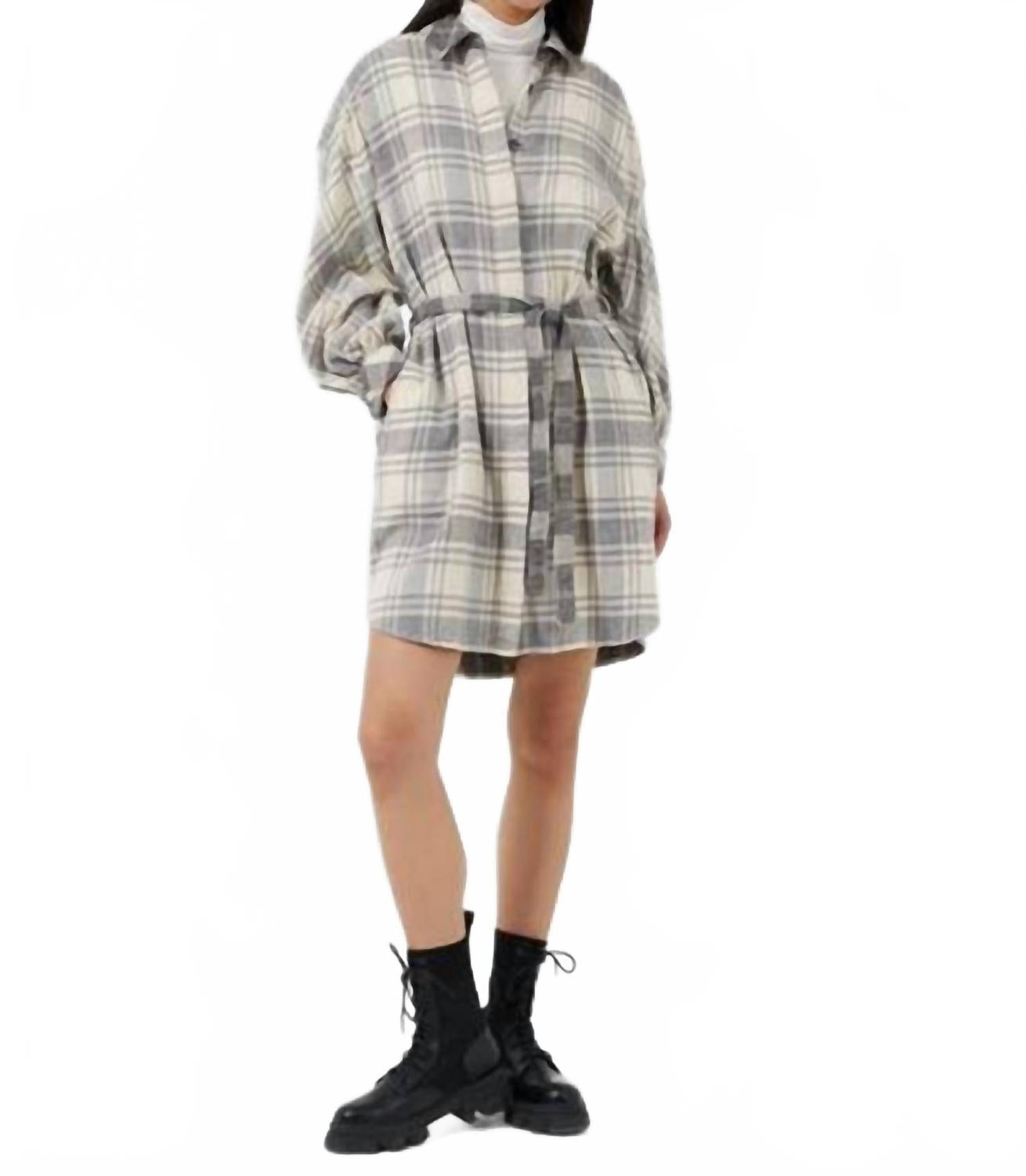 Arla Платье-рубашка из фланели в классическом кремовом цвете с принтом French Connection
Arla Платье-рубашка из фланели в классическом кремовом цвете с принтом French Connection