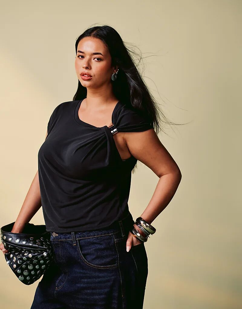 Футболка из модала с одним рукавом и серебристой отделкой черного цвета ASOS
Футболка из модала с одним рукавом и серебристой отделкой черного цвета ASOS