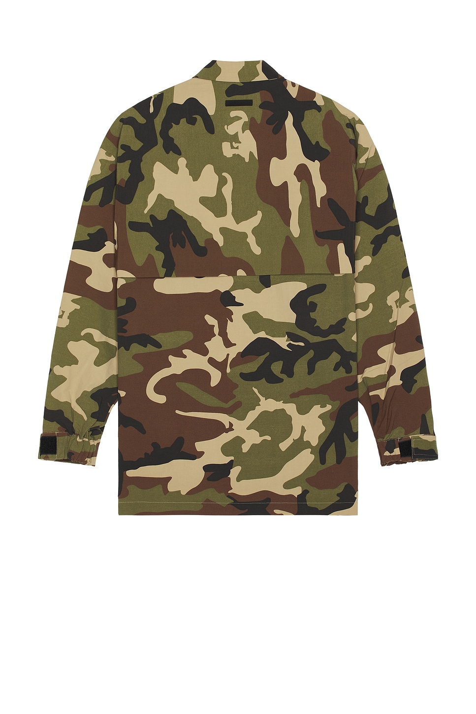 Нейлоновая рубашка в стиле милитари Fear of God ESSENTIALS, цвет Woodland Camo
Нейлоновая рубашка в стиле милитари Fear of God ESSENTIALS, цвет Woodland Camo
