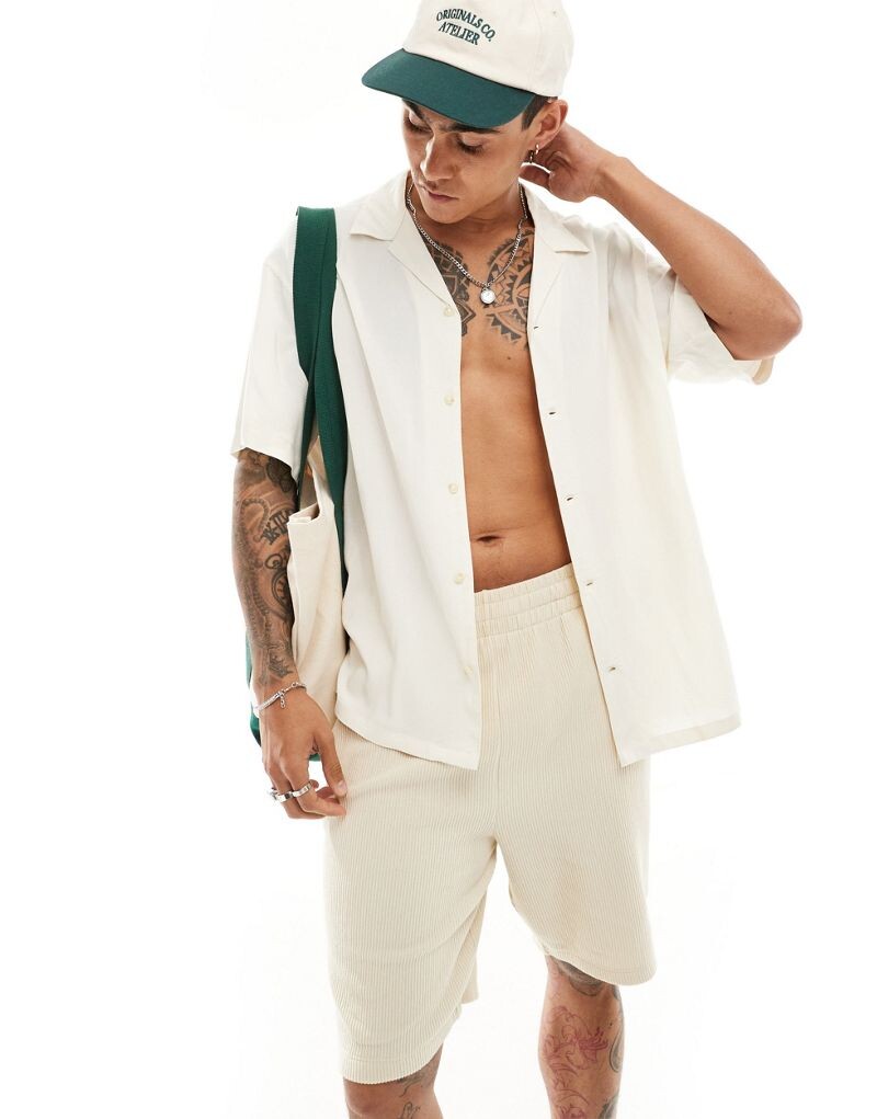 ADPT – Рубашка оверсайз белого цвета с лацканами
ADPT – Рубашка оверсайз белого цвета с лацканами