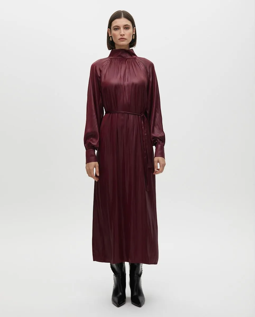 Платье с эффектом вощеной ткани и высоким воротником Lola Casademunt, бордовый
Платье с эффектом вощеной ткани и высоким воротником Lola Casademunt, бордовый
