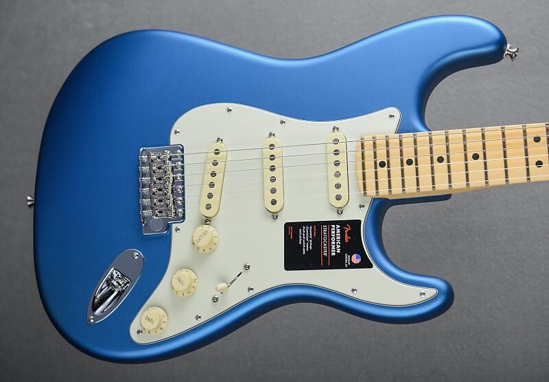 Американский исполнитель Stratocaster - Satin Lake Placid Blue Fender American Performer Stratocaster - Lake Placid
Американский исполнитель Stratocaster - Satin Lake Placid Blue Fender American Performer Stratocaster - Lake Placid
