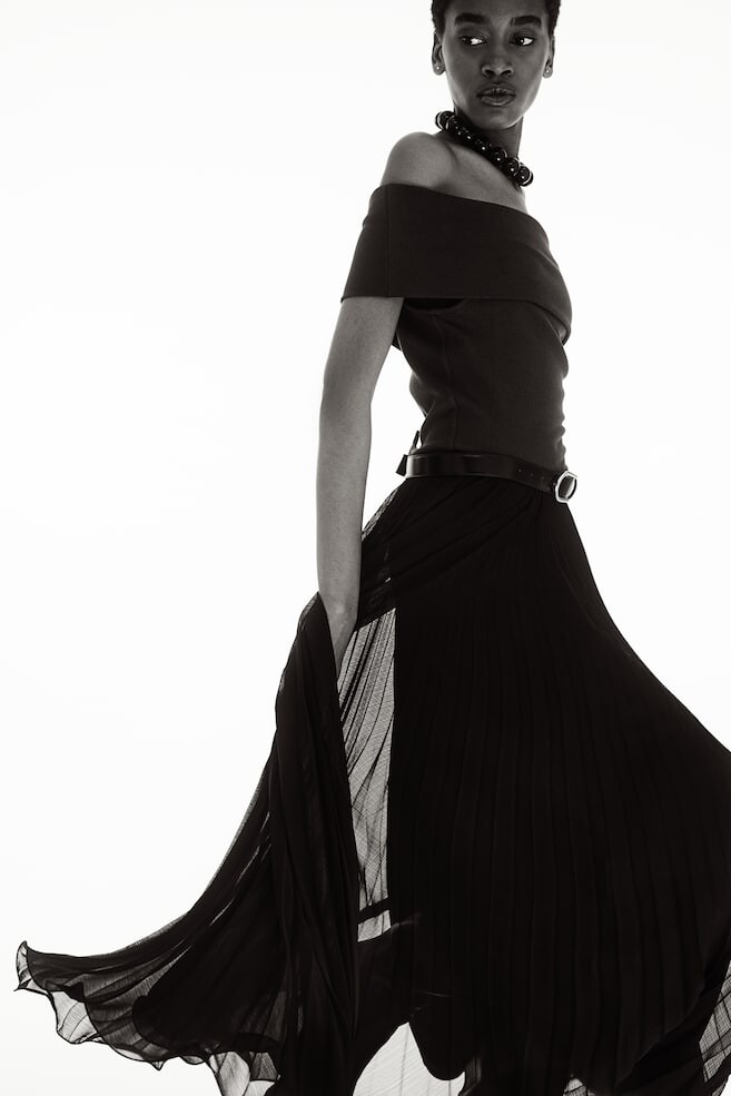 Топ с открытыми плечами H&M, коричневый
Топ с открытыми плечами H&M, коричневый