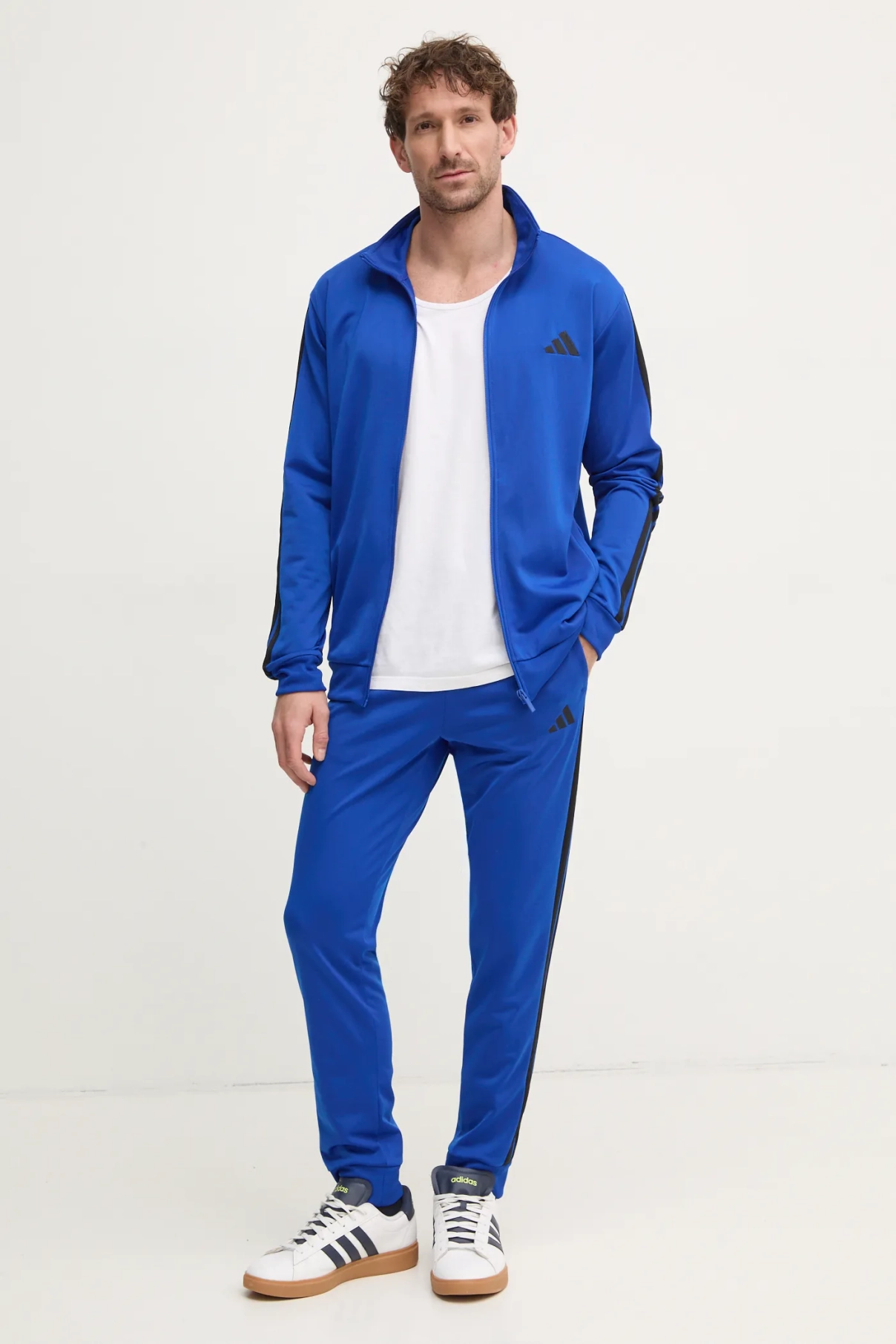 Спортивный костюм 3S TR TT TS adidas, синий
Спортивный костюм 3S TR TT TS adidas, синий