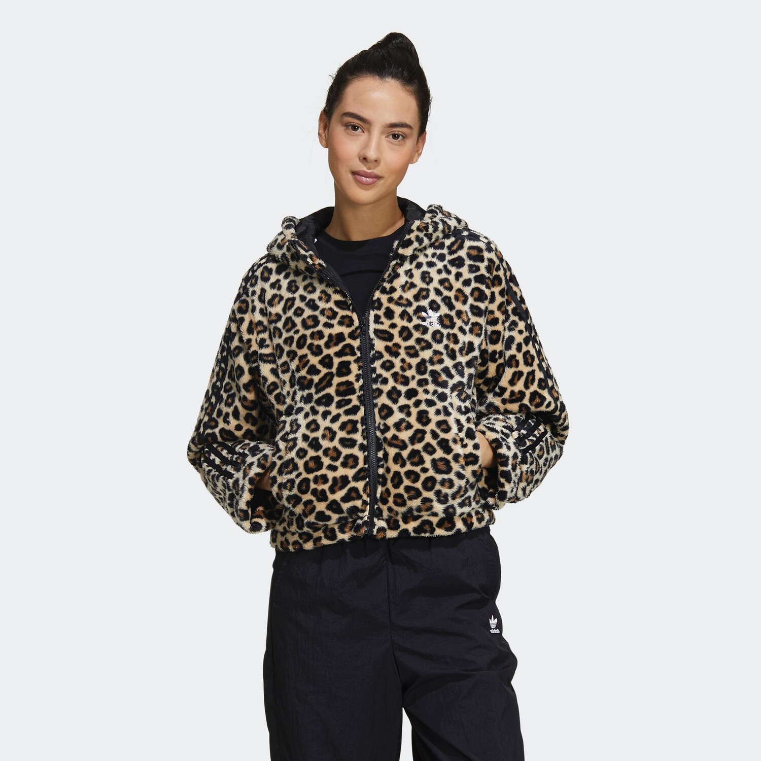 Куртка женская леопардовая Adidas x Atmos, коричневый
Куртка женская леопардовая Adidas x Atmos, коричневый