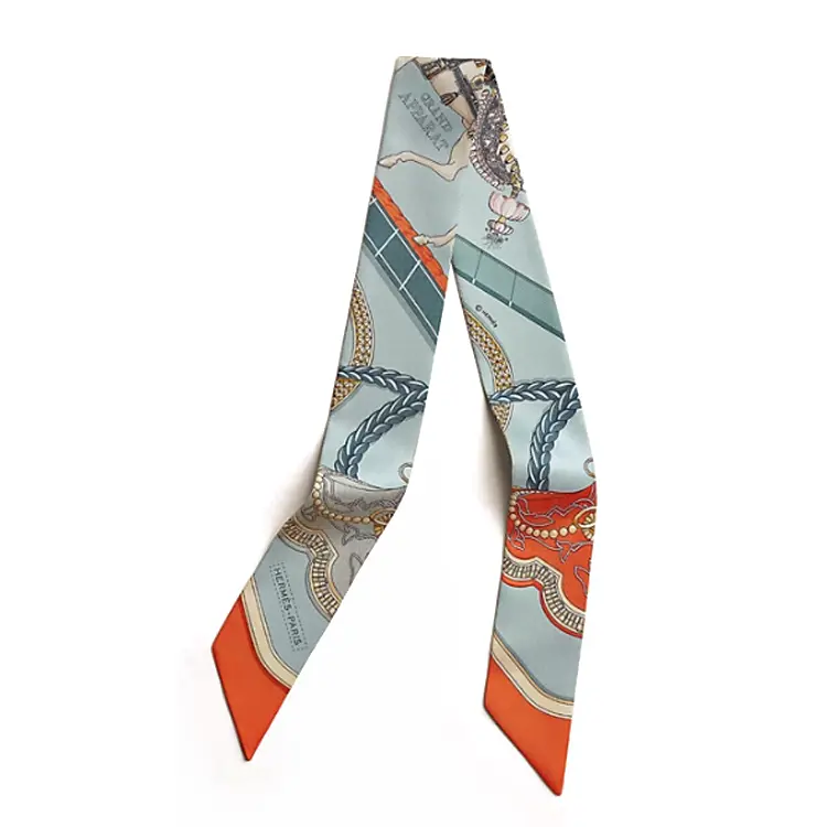 Шёлковый шарф HERMES синий женский
Шёлковый шарф HERMES синий женский