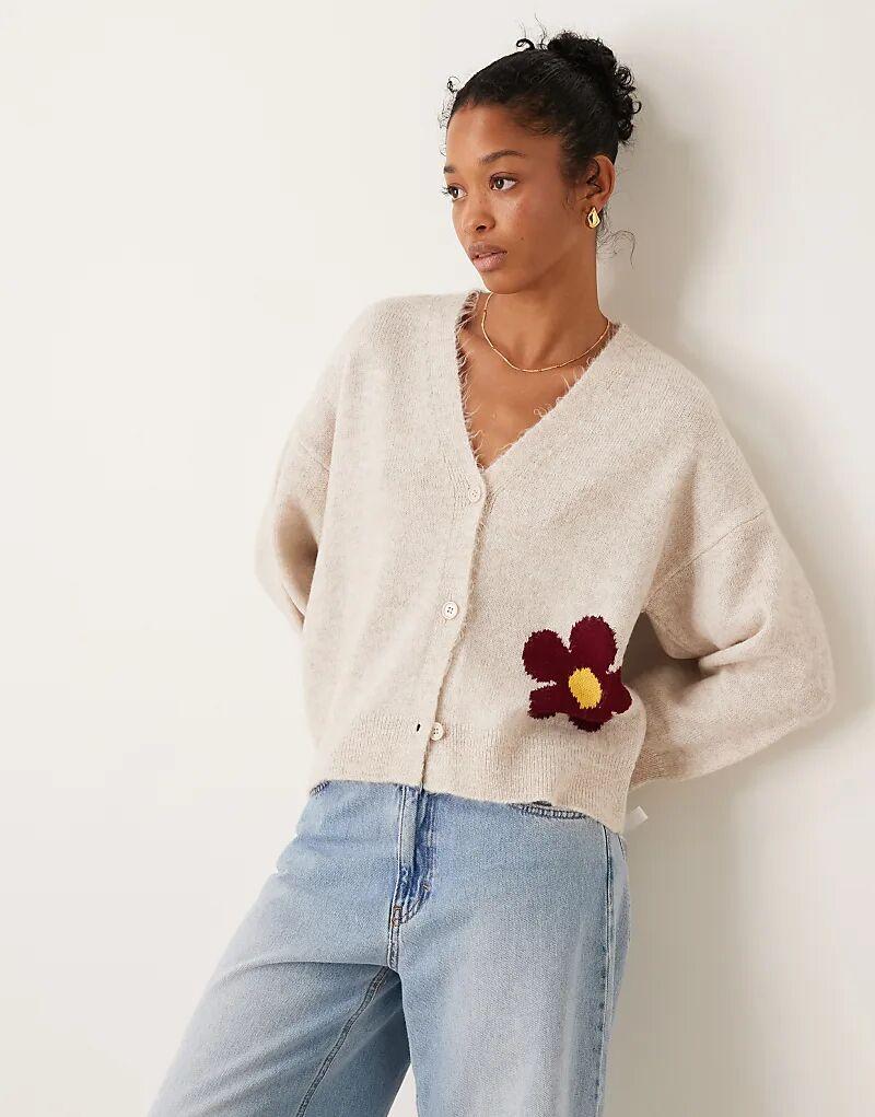 Вязаный пушистый кардиган с цветочным узором в цвете экрю ASOS DESIGN
Вязаный пушистый кардиган с цветочным узором в цвете экрю ASOS DESIGN