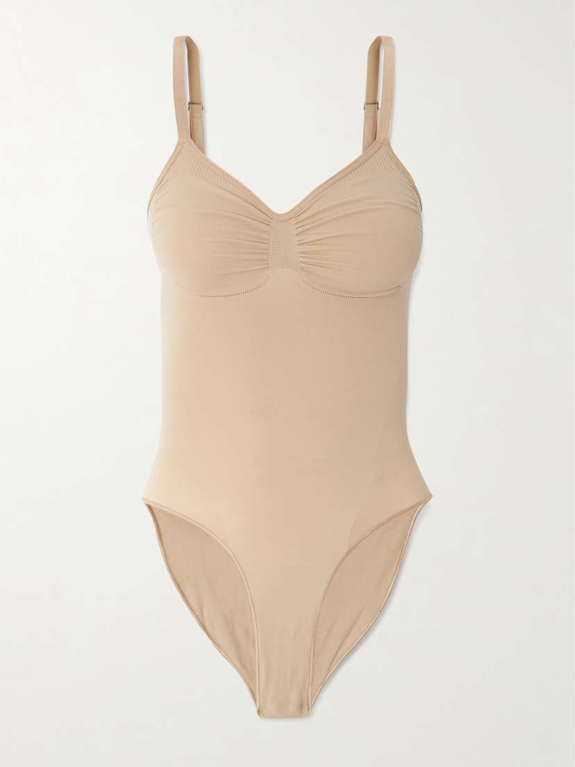 Бесшовный скульптурный комбинезон-слип - глина Skims, бежевый
Бесшовный скульптурный комбинезон-слип - глина Skims, бежевый