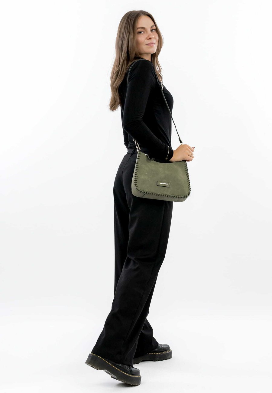 Сумка кросс-боди Emily & Noah Cross body bag, Oliv/Olive
Сумка кросс-боди Emily & Noah Cross body bag, Oliv/Olive