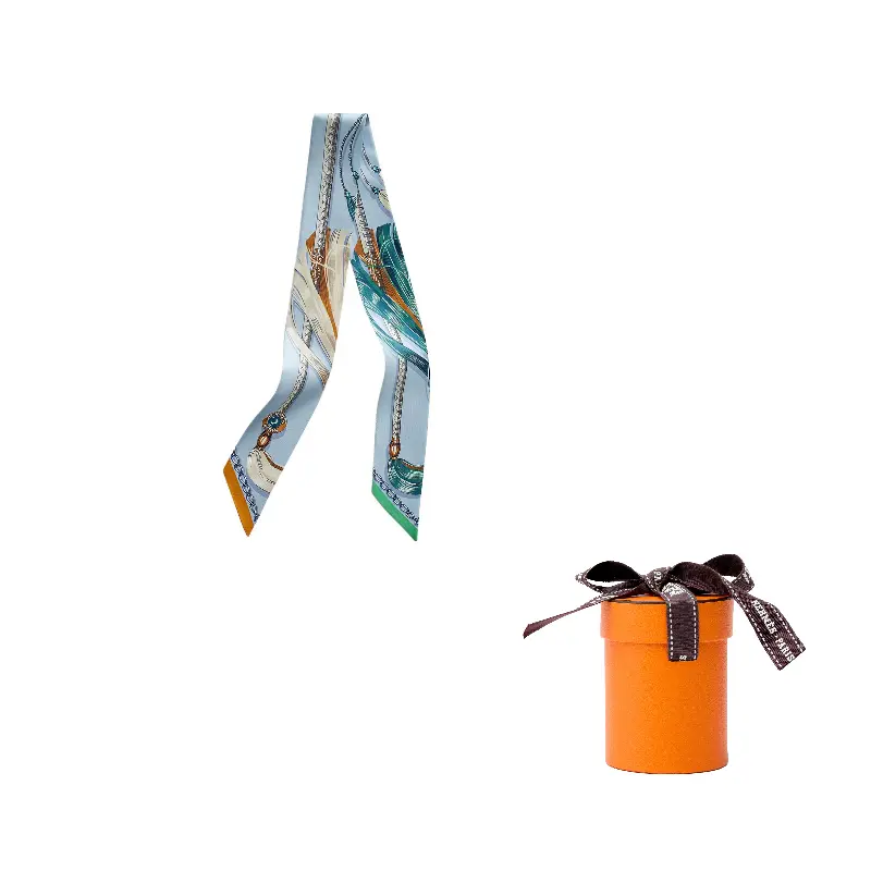 HERMES Шёлковый шарф женский небесно-голубой, Sky Blue
HERMES Шёлковый шарф женский небесно-голубой, Sky Blue