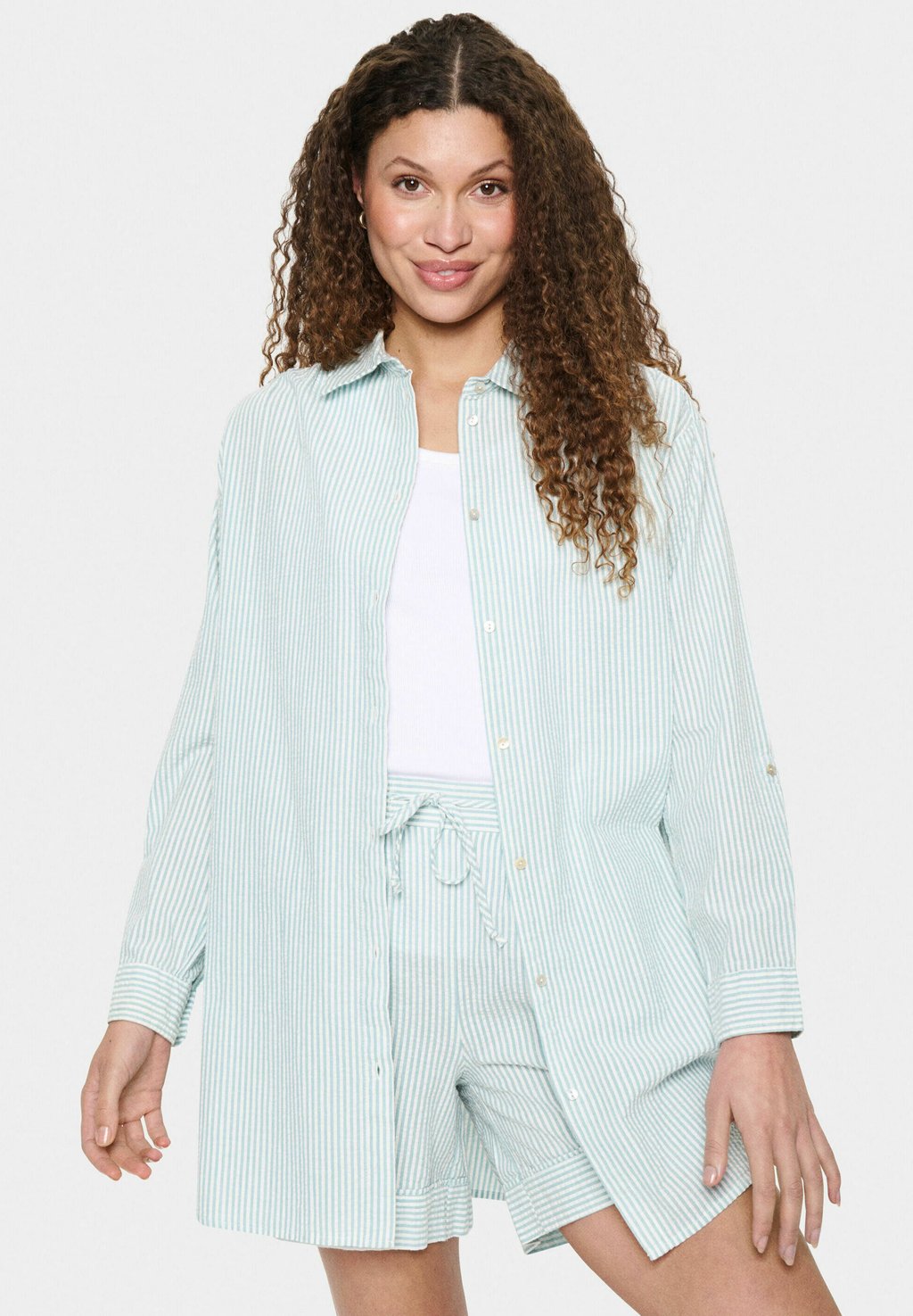 Блузка на пуговицах KIRA Saint Tropez, бирюзовый
Блузка на пуговицах KIRA Saint Tropez, бирюзовый