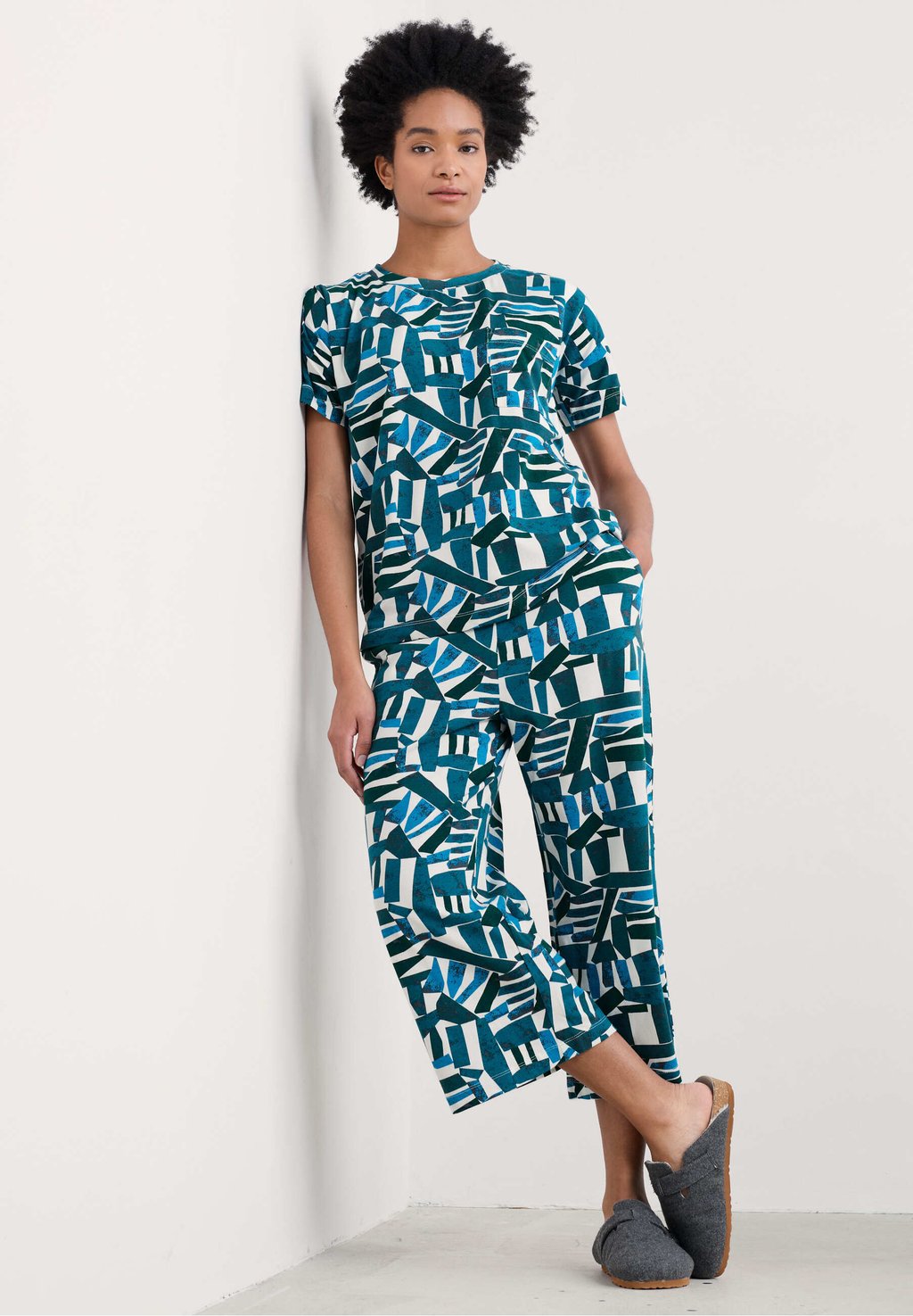 Пижамный комплект MOONLIGHT SET - Pyjamas Seasalt Cornwall, цвет Teal Cornish Stones Chalk
Пижамный комплект MOONLIGHT SET - Pyjamas Seasalt Cornwall, цвет Teal Cornish Stones Chalk