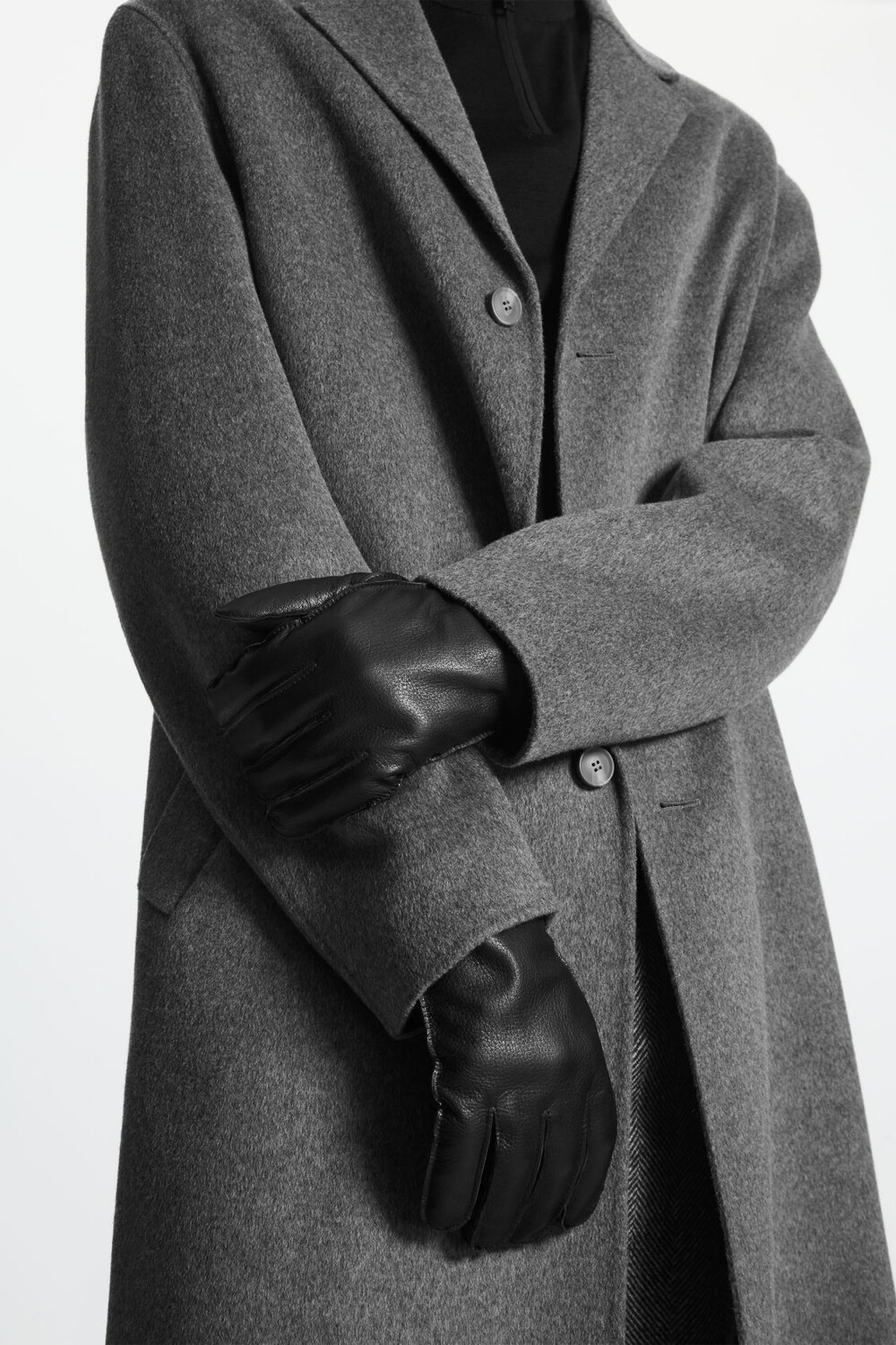 Кожаные перчатки, черный
Кожаные перчатки, черный