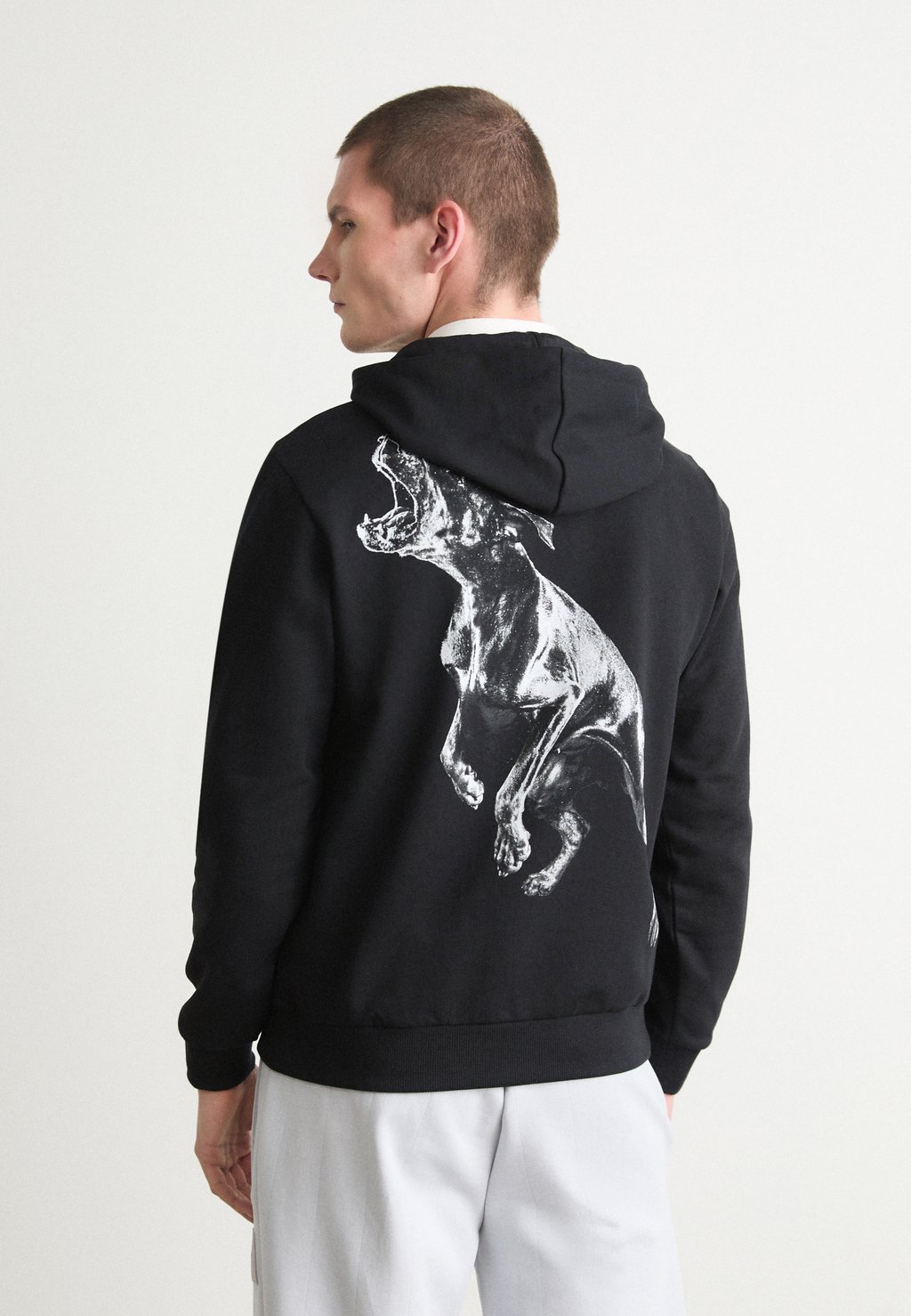 Толстовка с капюшоном DUELEYO HUGO, черный
Толстовка с капюшоном DUELEYO HUGO, черный