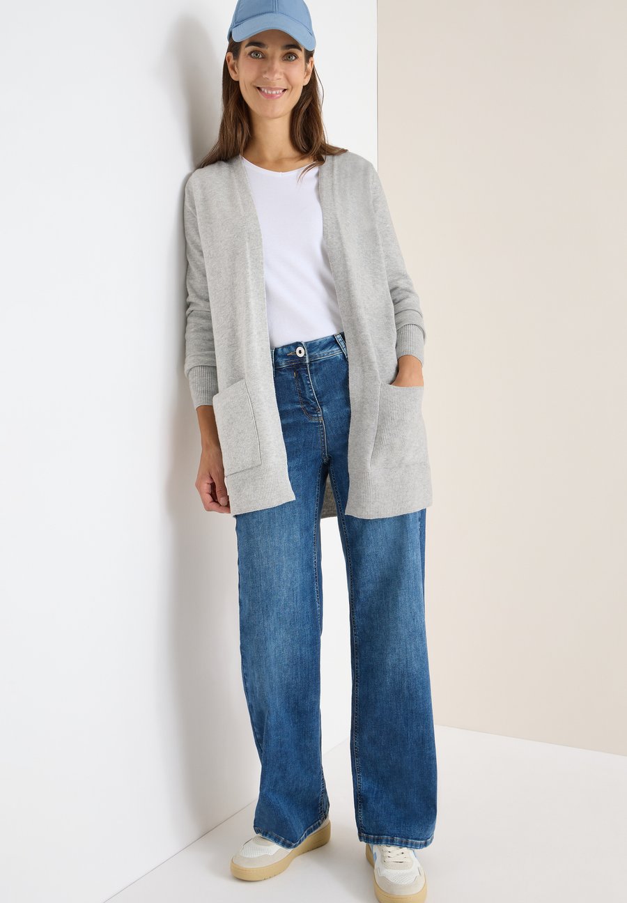 Кардиган Cecil Cardigan, Grau/Mottled Dark Grey
Кардиган Cecil Cardigan, Grau/Mottled Dark Grey