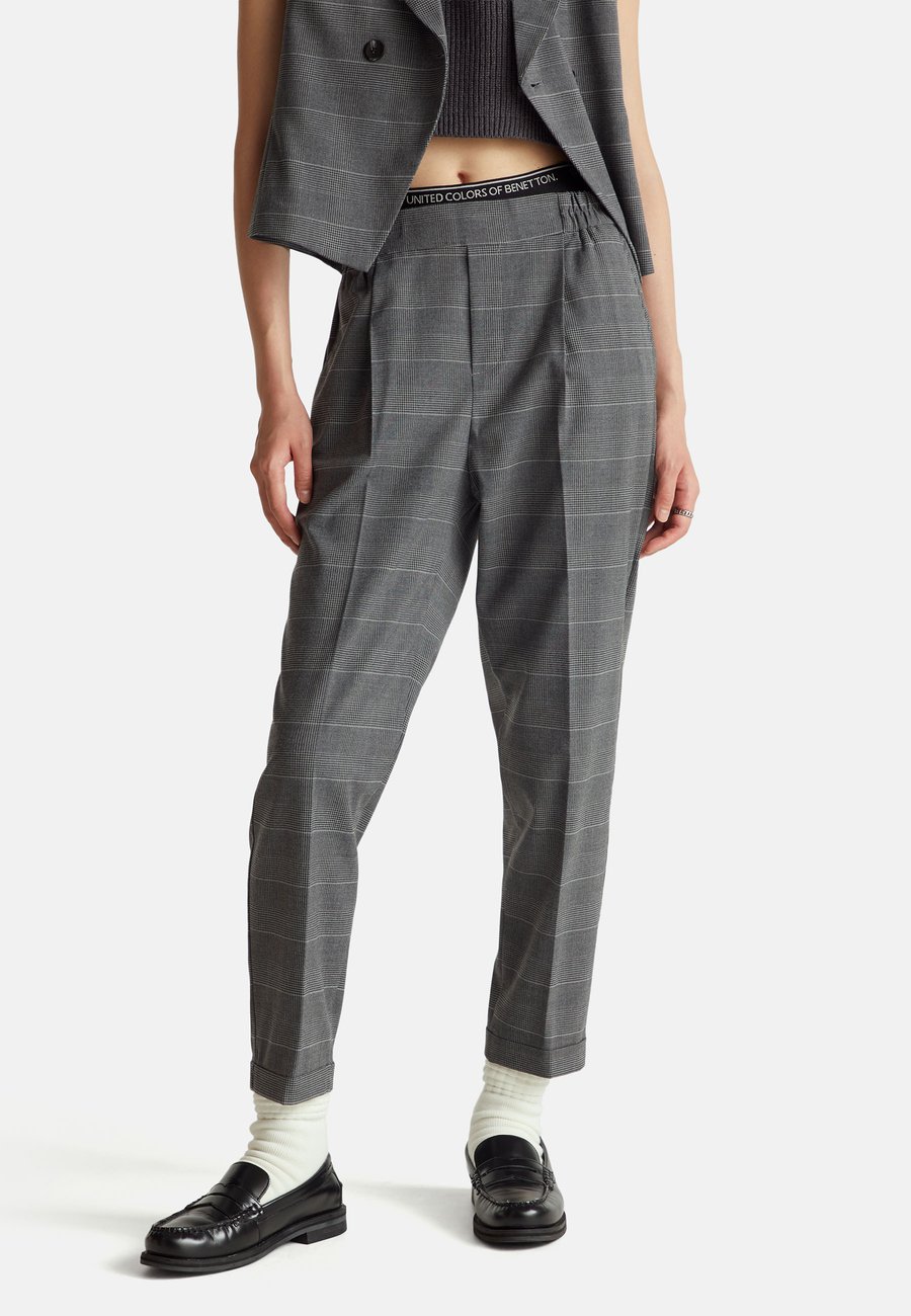 Брюки United Colors of Benetton Trousers, Grey
Брюки United Colors of Benetton Trousers, Grey