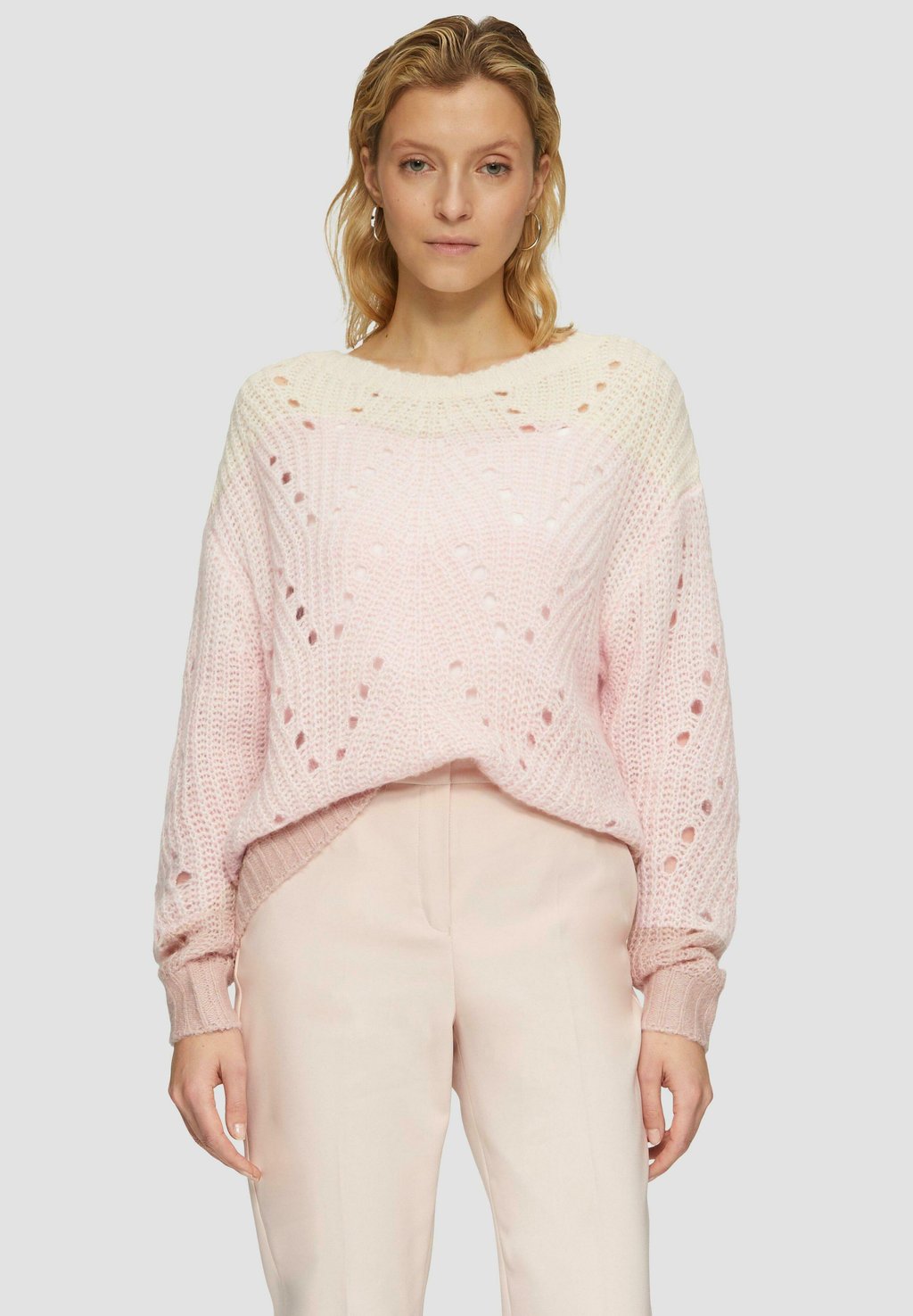 Джемпер s.Oliver BLACK LABEL, светло-розовый
Джемпер s.Oliver BLACK LABEL, светло-розовый