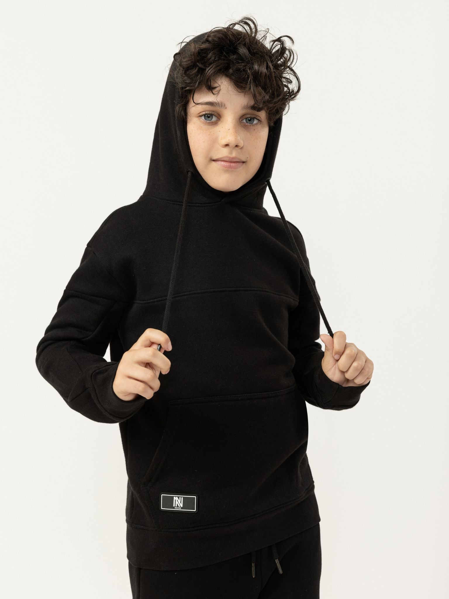 БАЗОВЫЙ ТОЛСТОВКА С КАПЮШОНОМ Noizz, черный
БАЗОВЫЙ ТОЛСТОВКА С КАПЮШОНОМ Noizz, черный