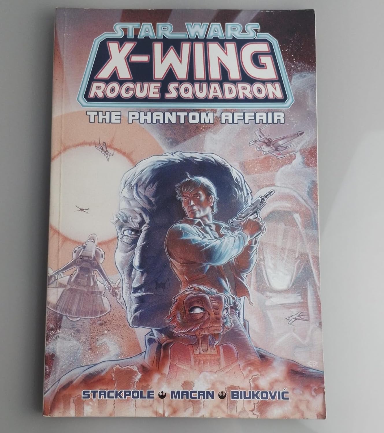 The Phantom Affair (Star Wars: X-Wing Rogue Squadron, Volume 2) (Dark Horse Books)
The Phantom Affair (Star Wars: X-Wing Rogue Squadron, Volume 2) (Dark Horse Books)