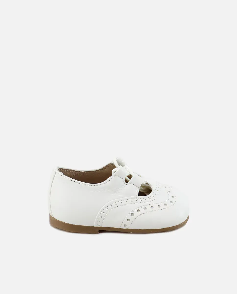Английская детская обувь в коже с перфорацией Eli 1957, белый
Английская детская обувь в коже с перфорацией Eli 1957, белый