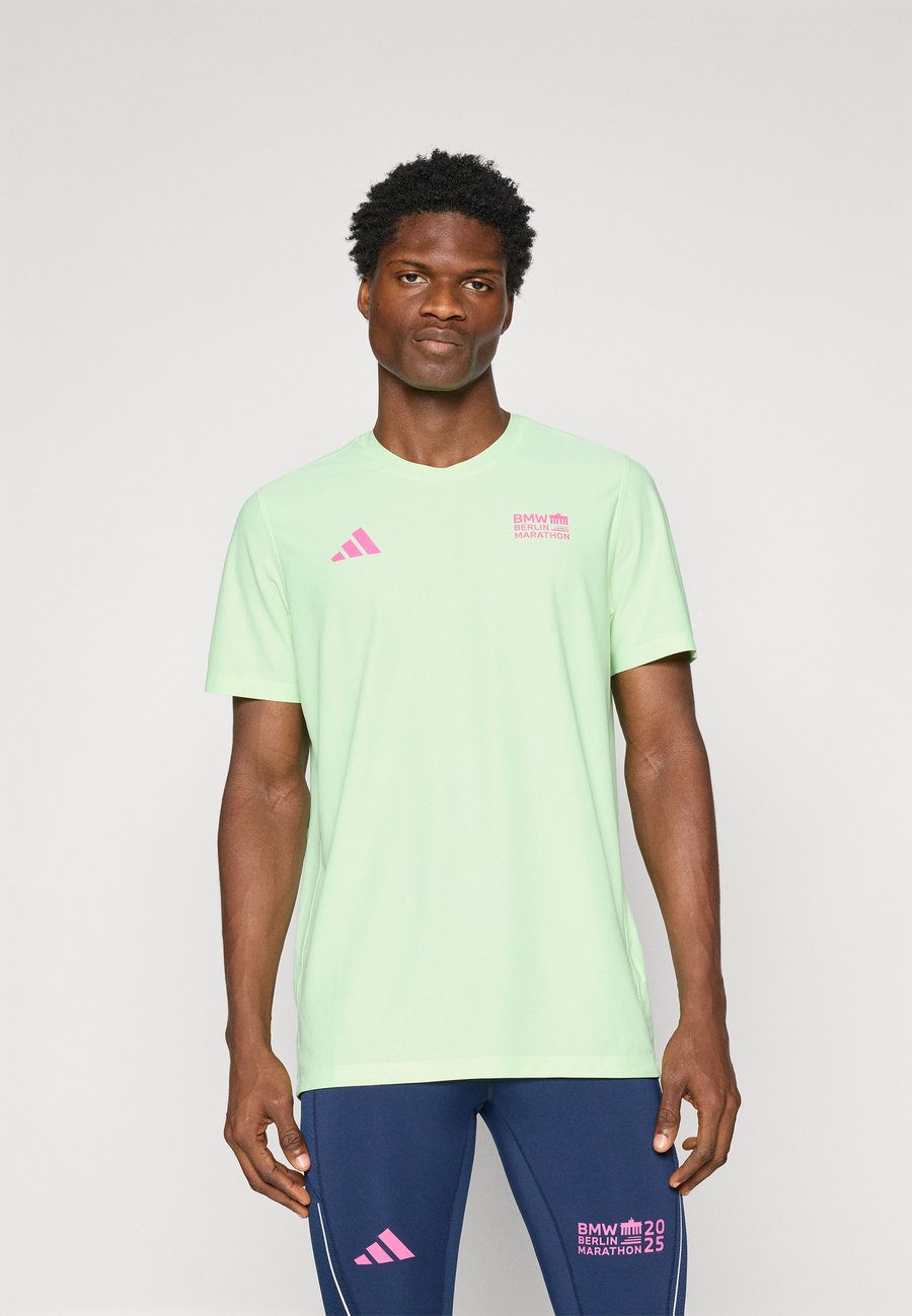 Футболка Adidas Performance BER25 TEE, Semi Green Spark/Dark Green, Зеленый, Футболка Adidas Performance BER25 TEE, Semi Green Spark/Dark Green
Футболка Adidas Performance BER25 TEE, Semi Green Spark/Dark Green, Зеленый, Футболка Adidas Performance BER25 TEE, Semi Green Spark/Dark Green
