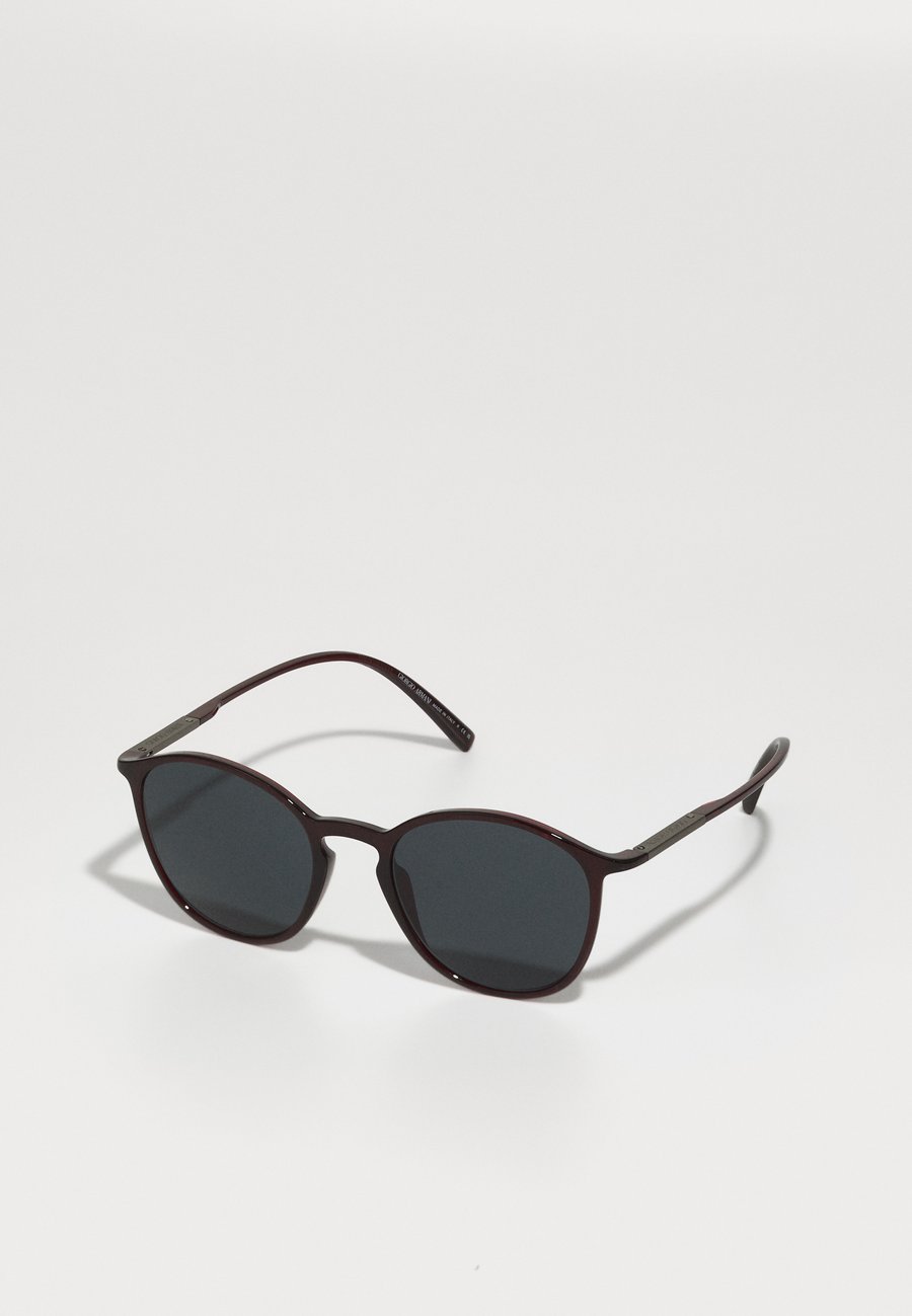 Солнцезащитные очки Giorgio Armani Sunglasses, Transparent Bordeaux/Bordeaux
Солнцезащитные очки Giorgio Armani Sunglasses, Transparent Bordeaux/Bordeaux