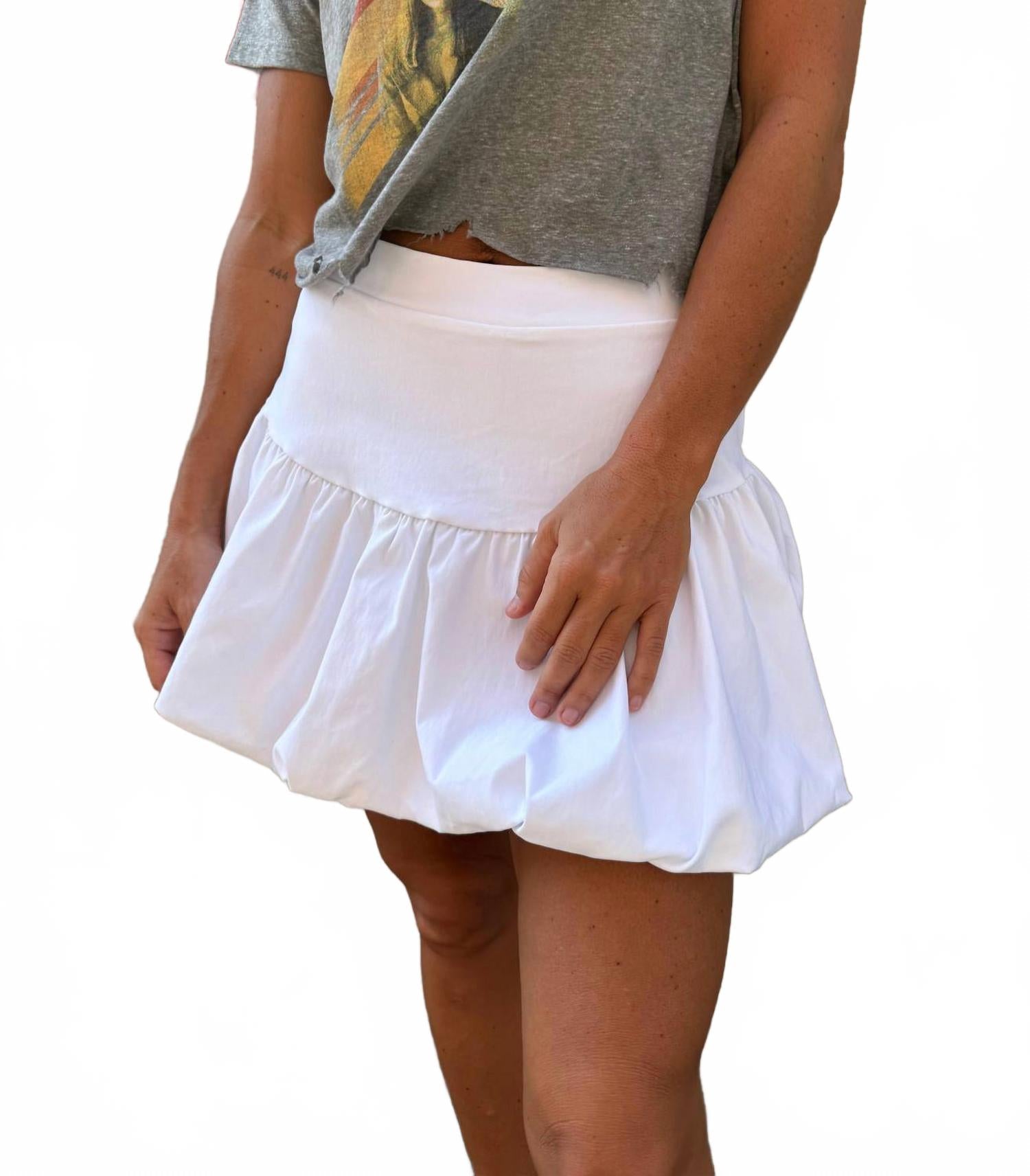 Школьная пузырчатая мини-юбка в белом Blue Blush
Школьная пузырчатая мини-юбка в белом Blue Blush