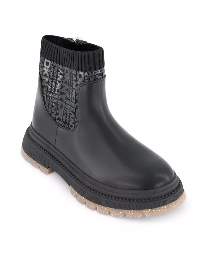 Ботинки Crissa Stretch Lug Boot для маленьких и больших девочек DKNY, черный
Ботинки Crissa Stretch Lug Boot для маленьких и больших девочек DKNY, черный