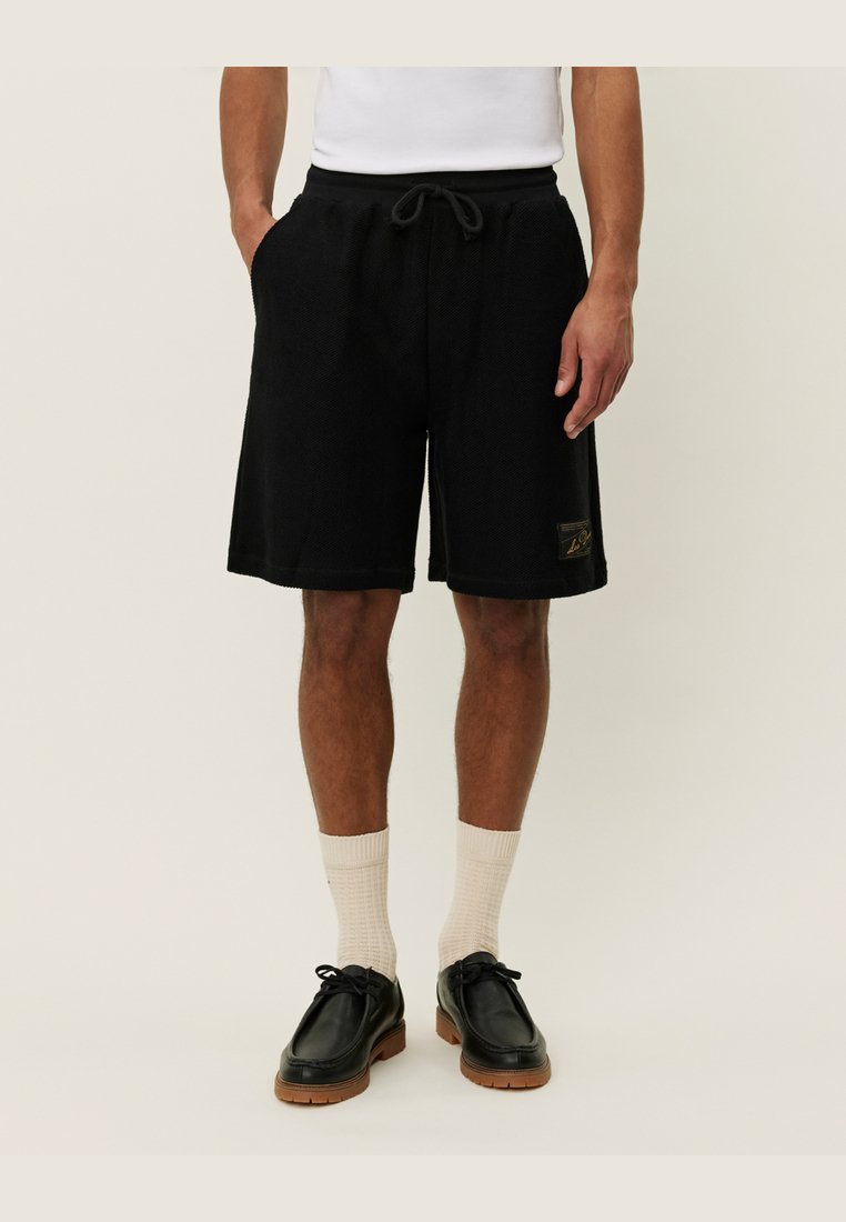 Шорты SULLY REVERSE Les Deux, черный
Шорты SULLY REVERSE Les Deux, черный