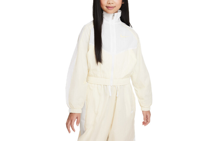 Детская куртка Nike, цвет Coconut Milk
Детская куртка Nike, цвет Coconut Milk