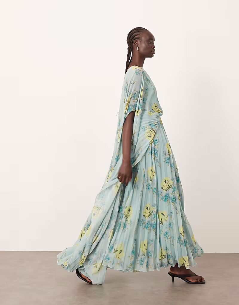 Платье из шифона, плиссированное, объемное, макси с широкими рукавами, с синим цветочным принтом Arrange
Платье из шифона, плиссированное, объемное, макси с широкими рукавами, с синим цветочным принтом Arrange