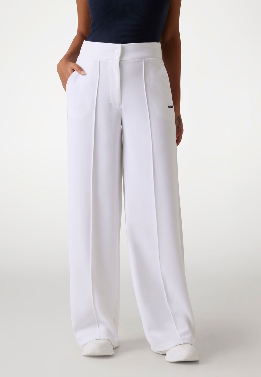 Брюки Guess, белый
Брюки Guess, белый