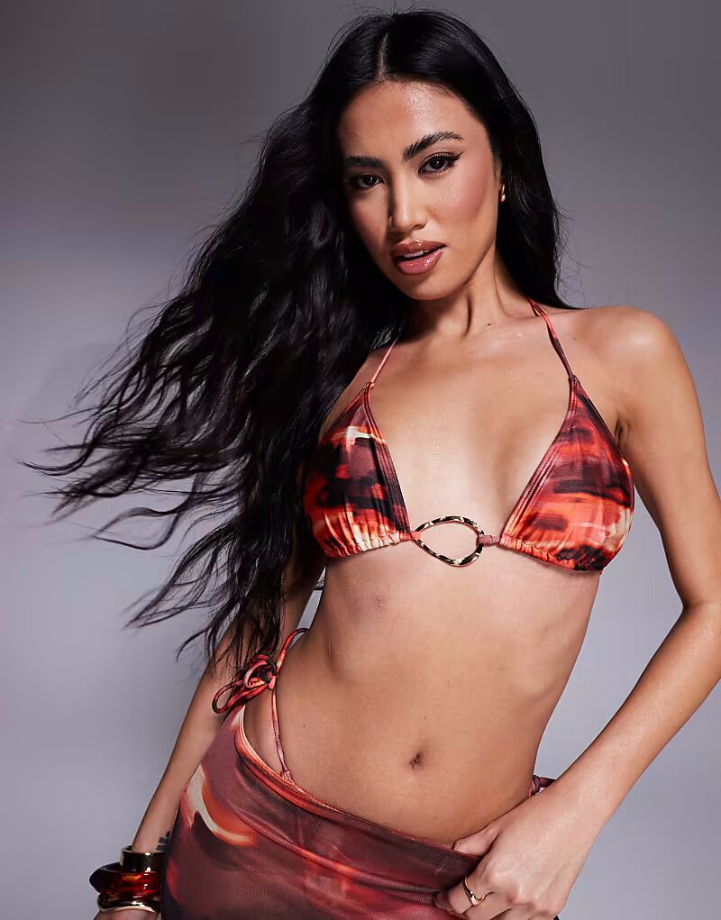 Треугольный бикини-топ Southbeach с абстрактным принтом
Треугольный бикини-топ Southbeach с абстрактным принтом