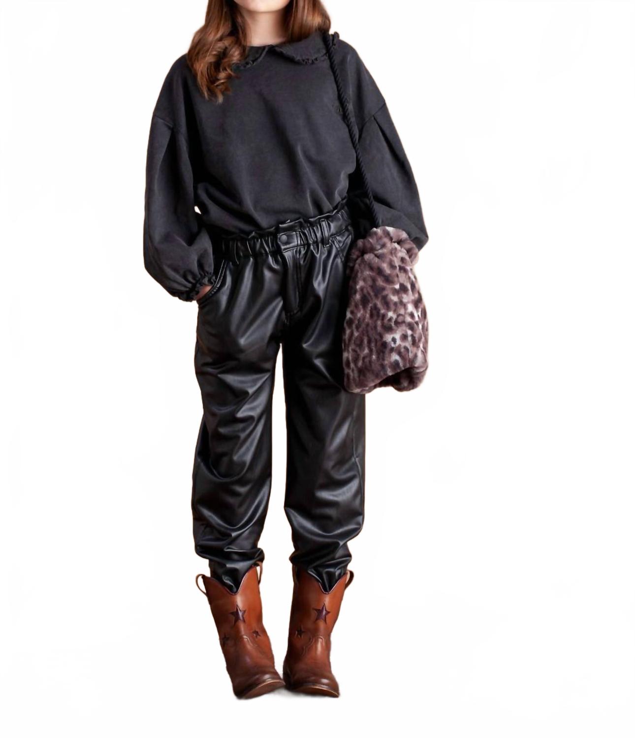 Черные брюки из искусственной кожи Tocoto Vintage
Черные брюки из искусственной кожи Tocoto Vintage