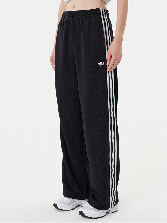 Джоггеры regular fit adicolor Firebird JV7525 Adidas, чёрный
Джоггеры regular fit adicolor Firebird JV7525 Adidas, чёрный