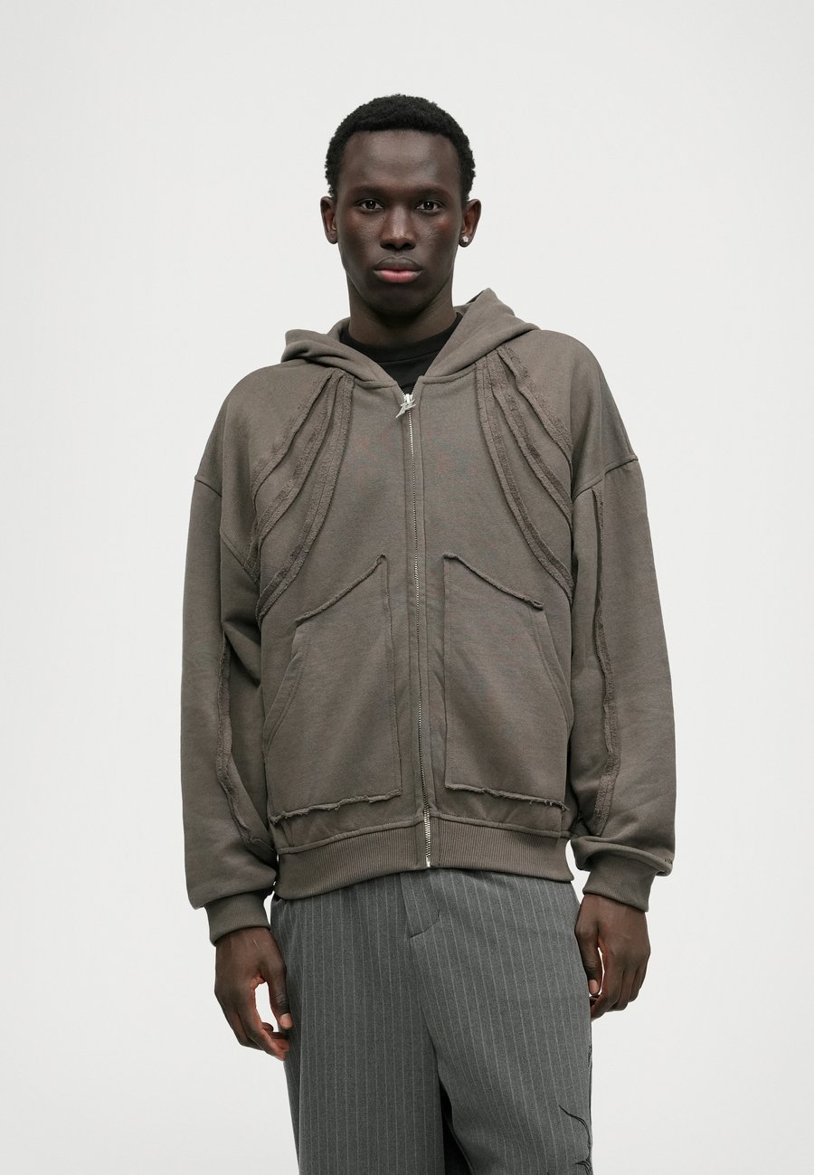 Толстовка FAVELA CUTLINE FRONTZIP, Tarmac/Grey
Толстовка FAVELA CUTLINE FRONTZIP, Tarmac/Grey